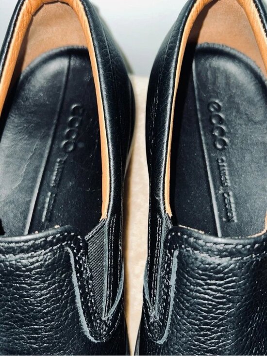 ECCO Black Leather Slip On Comfort Loafers - Men’s Size 41